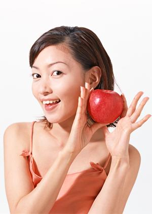 エイジングケア化粧品で若々しさを追及